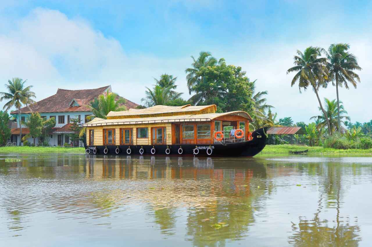 Premium Houseboat in Alleppey