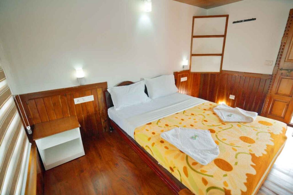Premium Houseboat in Alleppey