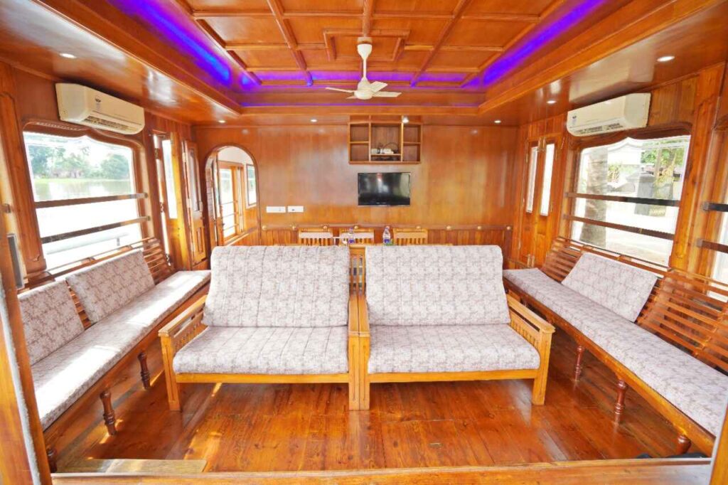 Premium Houseboat in Alleppey