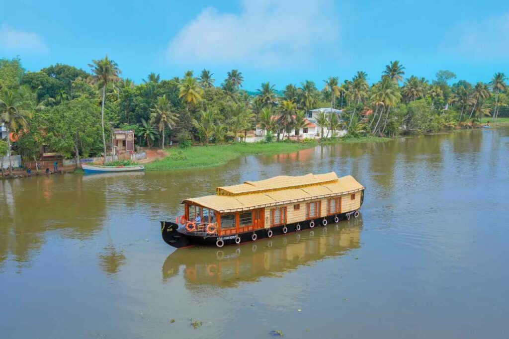 Premium Houseboat in Alleppey